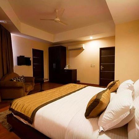 Hotel Shiva International Near By Igi Airport นิวเดลี ภายนอก รูปภาพ